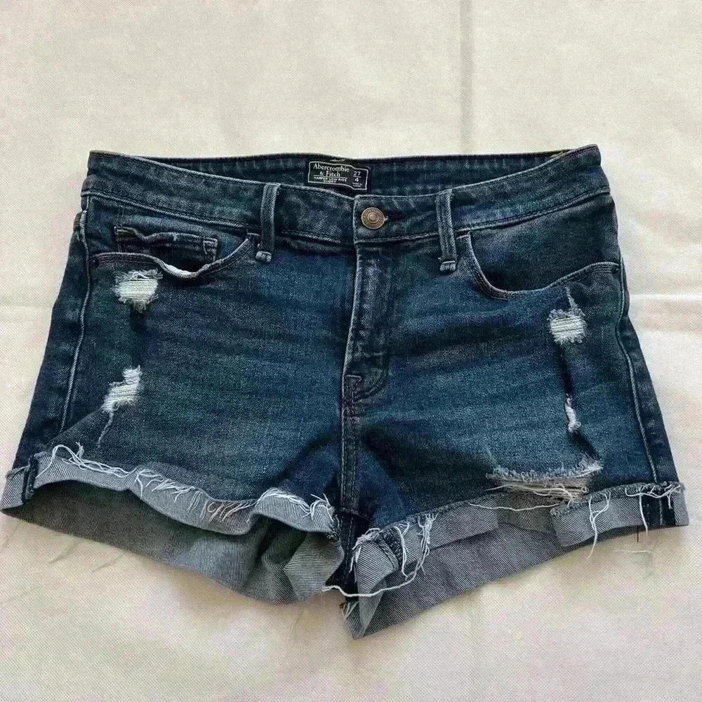 Abercrombie dark wash‎ short 27 4